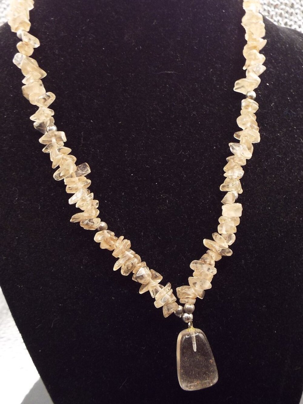 PEACH MORGANITE TRANSLUCENT STONE CHIPS AND CHUNK PENDANT NECKLACE M